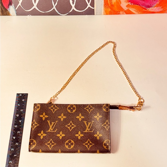 Louis Vuitton Handbags - Louis Vuitton Monogram Vintage Brown Pouch Chain